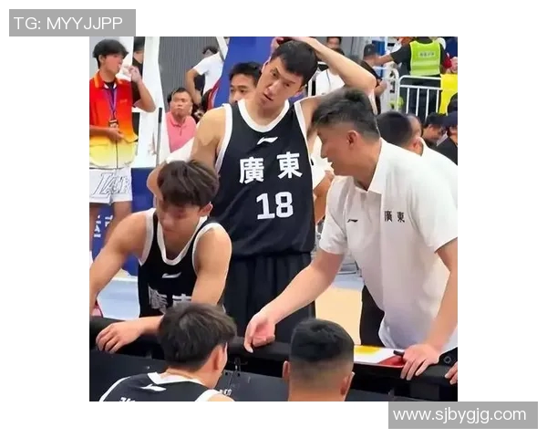 中国男篮对阵黑山精彩视频回顾及赛后分析全景呈现